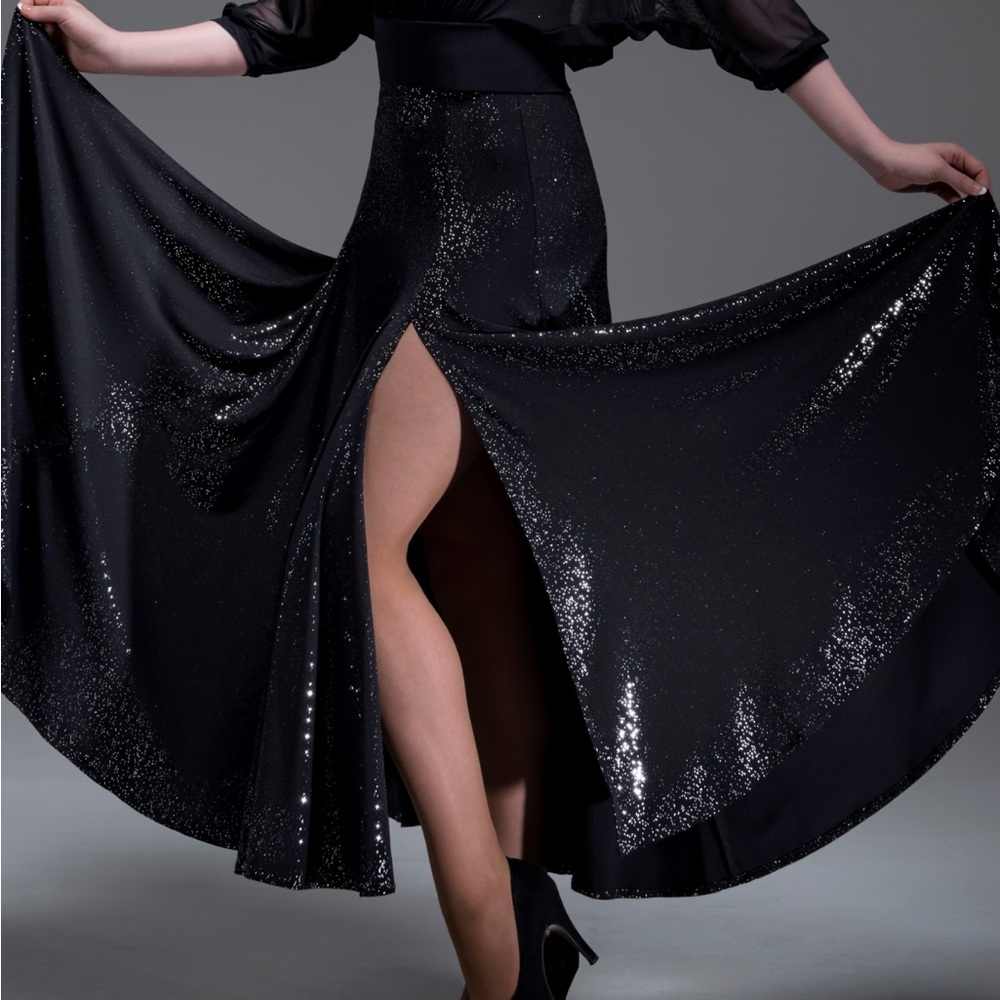 Stunning, sparkly, show stopping evening dress.